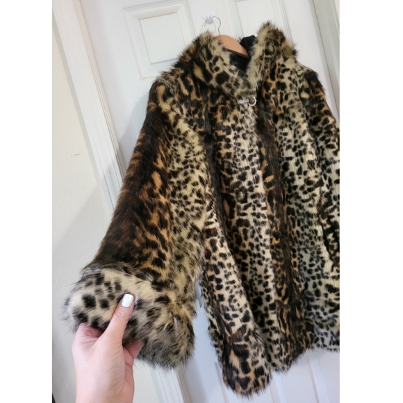 ๐ฟ Pamela McCoy Women's Large Cheetah Leopard Animal Print Luxury Hooded Coat - Picture 9 of 13